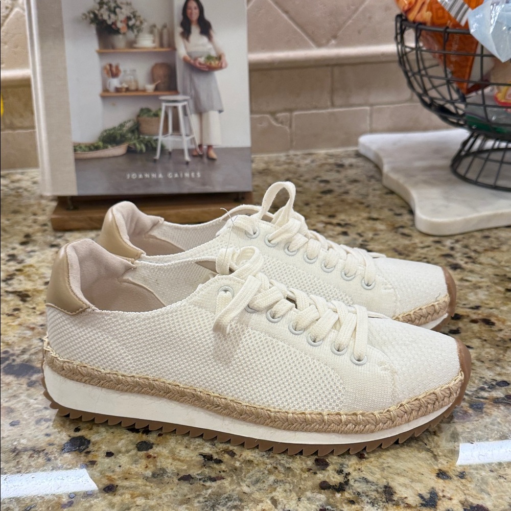 Elegant Cream and Tan Women's Sneakers - Picture 7 of 7